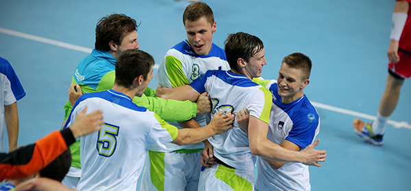 Slovenia celebrate reaching the handball final ©IHF