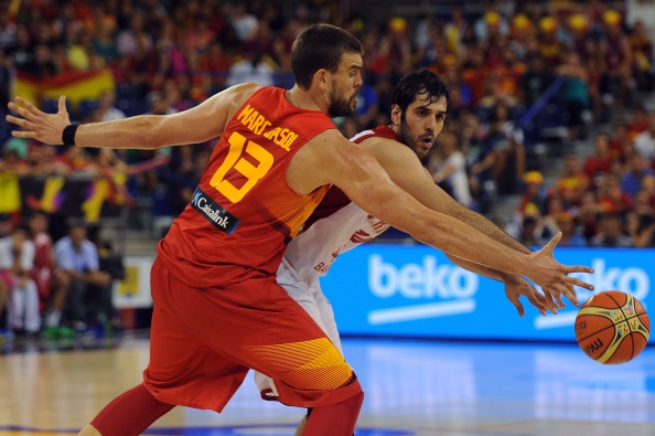 Spain's centre Marc Gasol vies with Iranian forward Samad Nikkhah Bahrami during the FIBA World Cup Group A match in Granada ©AFP/Getty Images