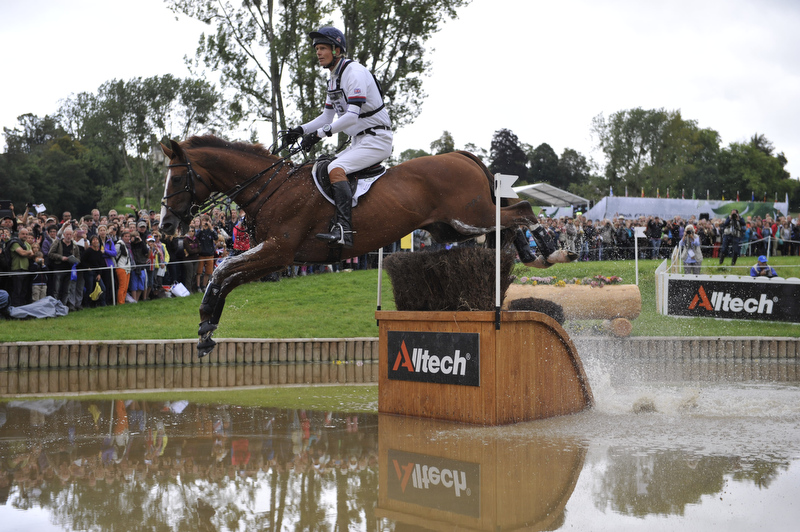 William Fox-Pitt takes over the individual eventing lead after the cross-country round at the World Equestrian Games ©FEI