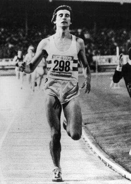 Seb Coe sets a world 1500m record of 3:32.03 on the Zurich track in August 1979 ©Getty Images