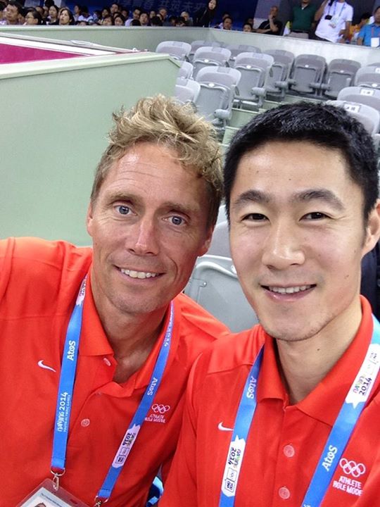 Jörgen Persson and Wang Liqin enjoying day one of the table tennis here in Nanjing ©Facebook