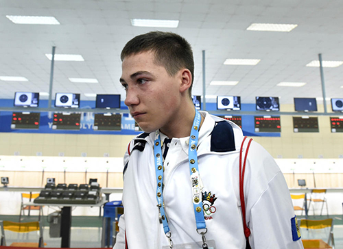 A teaful Ion Aric misses out in shooting ©Nanjing 2014