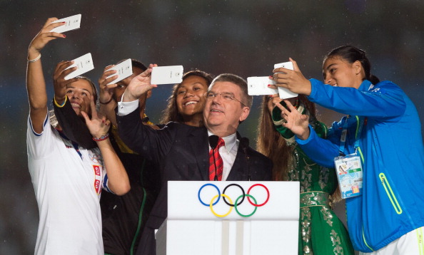 Another selfie involving Thomas Bach ©AFP/Getty Images
