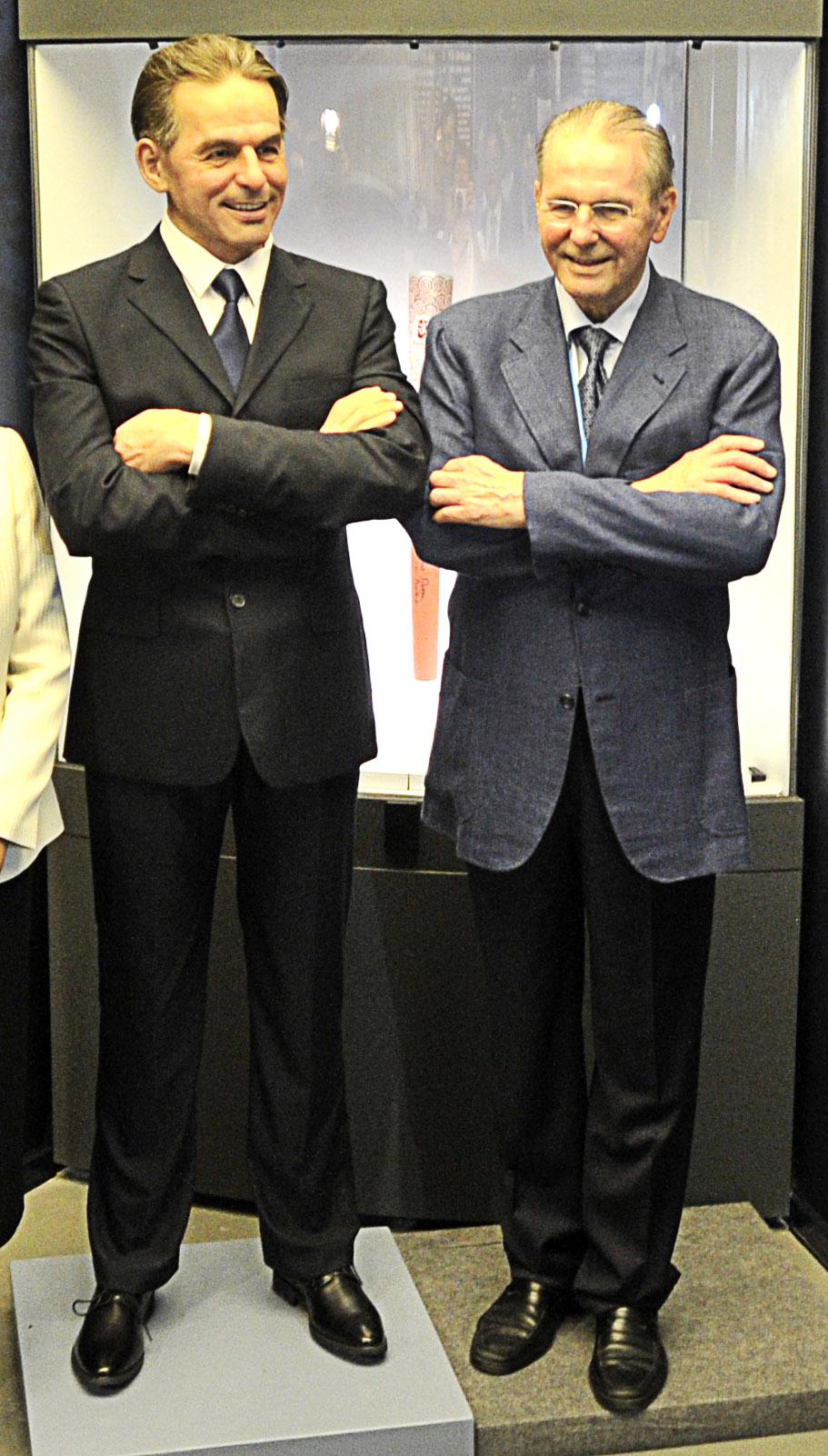 Former IOC chief Jacques Rogge posed behind a waxwork...of himself ©Nanjing 2014