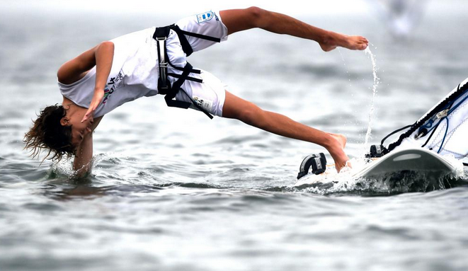 Francisco Cruz Saubidet Birkner takes a celebratory tumble following his windsurfing victory for Argentina ©Twitter