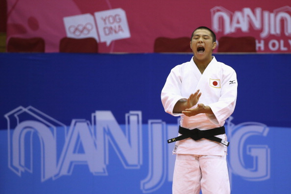 Gold medal winner Hifumi Abe celebrates an earlier victory at Nanjing 2014 ©Getty Images