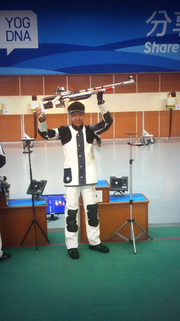 Haoran Yang wins gold in the 10m air rifle ©Twitter