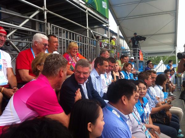 IOC President Thomas Bach is enjoying action at the beach volleyball ©Twitter