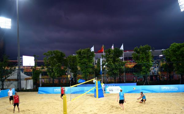 It's been a busy day of beach volleyball action today with the rounds of 24 and 16 taking place ©Twitter