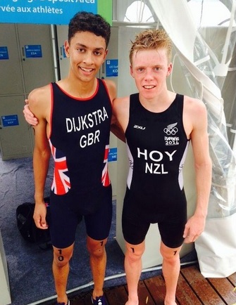 Triathlon gold medallist Ben Dijkstra of Great Britain with silver medallist Daniel Hoy of New Zealand ©Twitter