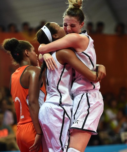 US beat The Netherlands to win the girls' final ©Nanjing 2014