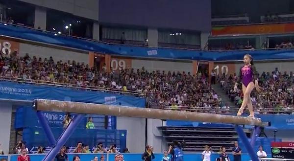 Wang Yan wins gold on the beam in the artistic gymnastics ©Twittere