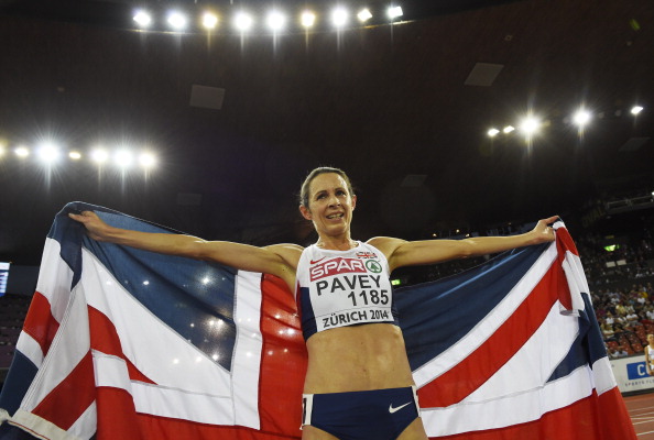 Jo Pavey, Britain's 40-year-old mother-of-two, celebrates her European 10,000m title in Zurich ©Getty Images