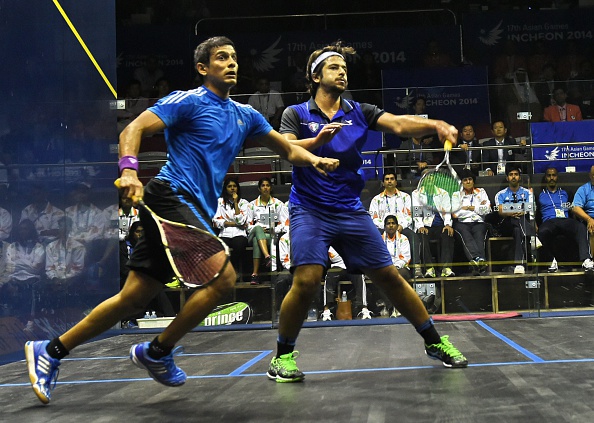 A fiercely competitive squash match is into a decider ©AFP/Getty Images