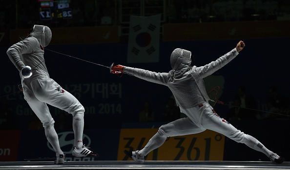 A good action shot of South Korea stabbbing their way past Iran in the sabre final earlier on ©AFP/Getty Images