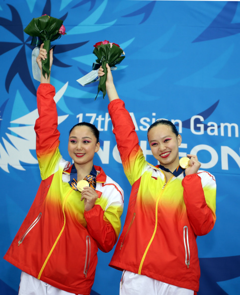 China celebrate synchronised swimming gold ©Getty Images