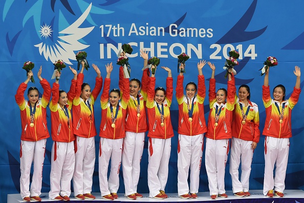 China celebrate gold in synchronised swimming ©AFP/Getty Images