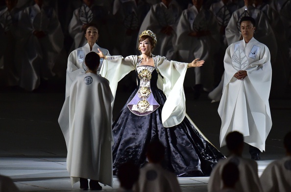 South Korean soprano Sumi Jo performs a solo during the Opening Ceremony ©AFP/Getty Images