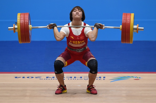 Xiang Yanmei en route to weightlifting gold ©AFP/Getty Images