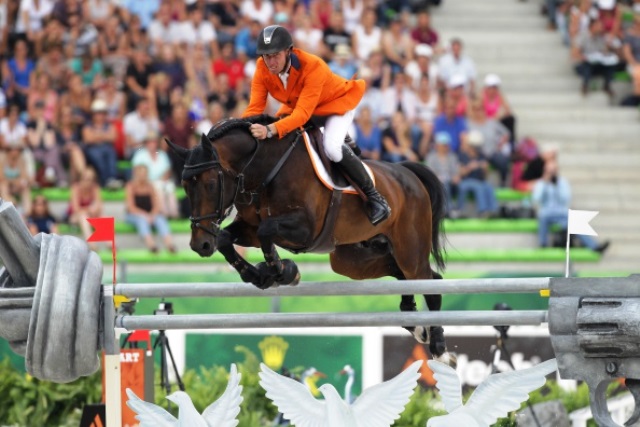 Jur Vrieling on VDL Bubalu posted the only clear round to help the Dutch to the world title ©AFP/Getty Images