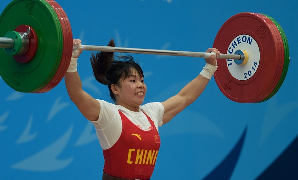 Leading after the snatch, Wanqiong Zhang of China had to be content with bronze in the women's 53kg weightlifting ©AFP/Getty Images