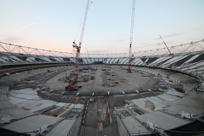 West Ham United fans can watch the conversion of the Olympic Stadium at the Queen Elizabeth Olympic Park via time-lapse cameras ©WHUFC