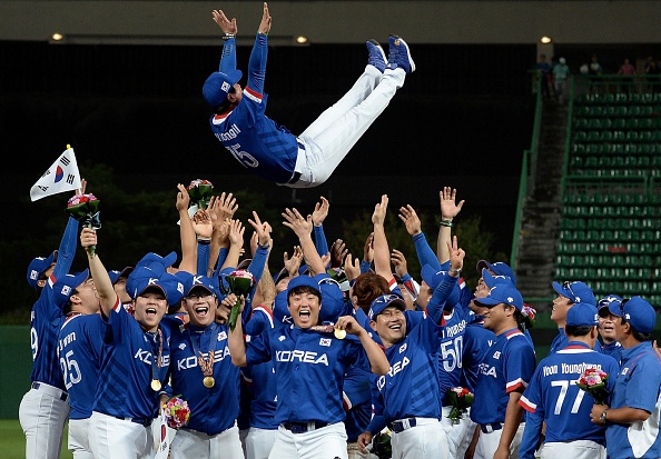 There were scenes of jubilation after South Korea won the men's baseball title ©AFP/Getty Images