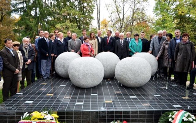 A Memorial Monument to Slovakian Olympians has been unveiled at the National Cemetery in Martin ©SOC