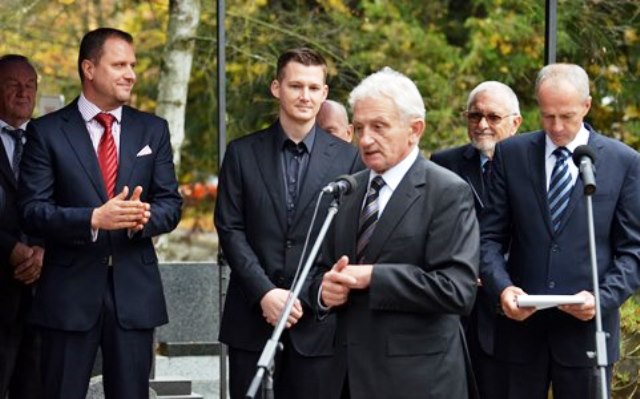 SOC President František Chmelár officially unveiled the Olympic Monument in Slovakia's National Cemetery ©SOC