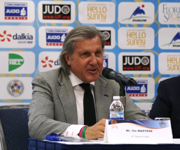 Tennis legend Illie Nastase revealed he is a big judo fan as he attended the draw for the IJF Junior World Championships in Florida ©IJF