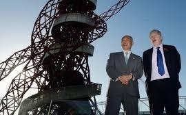Tokyo Governor Yoichi Masuzoe met with London Mayor Boris Johnson during a visit to the Queen Elizabeth Olympic Park in London ©TMG