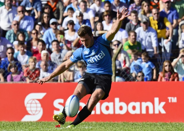 Felipe Berchesi was the coolest man inside the Charrúa Stadium as he kicked 21 points for Uruguay ©AFP/Getty Images