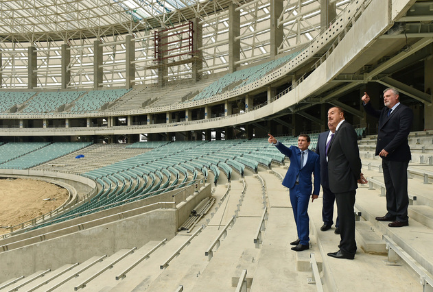 President Aliyev reviews construction progress at Baku's Olympic stadium  ©Getty Images