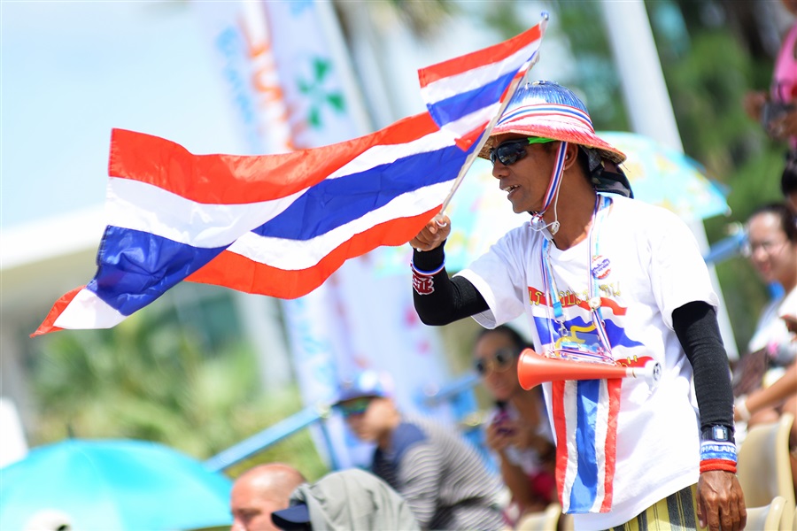 A home supporter at the beach volleyball ©Phuket 2014