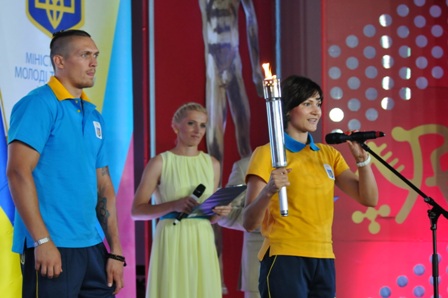 Anna Sorokina (right) at the Ukranian team send-off ahead of the 2014 Summer Youth Olympic Games in Nanjing ©NOC of Ukraine