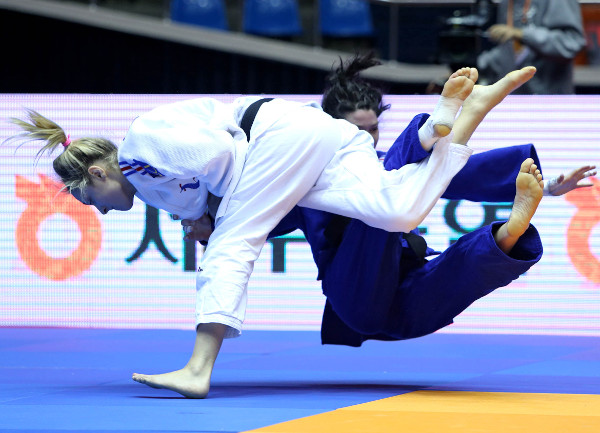 Automne Pavia was victorious in the all-French under 57kg final as she secured gold with a win over Helene Receveaux ©IJF