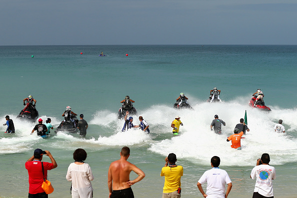 Competitors start a race in the jetski runabout open class ©Getty Images