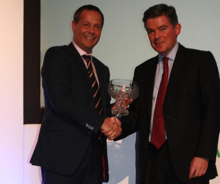 Hugh receives the Emeritus Award from Andy Reed, chair of the Sport Recreation Alliance, at their Leadership Convention in Leeds ©SRA