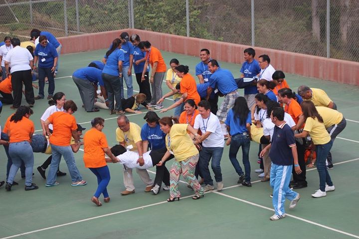 Hundreds of principals from Ecuador took part in sport-based exercises in an effort to increase Olympic philosophy in the nation ©Facebook