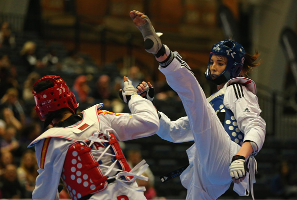 Jade Slavin (right) beat Canada's Nathalie Iliesco in the women's under 73kg category ©Getty Images