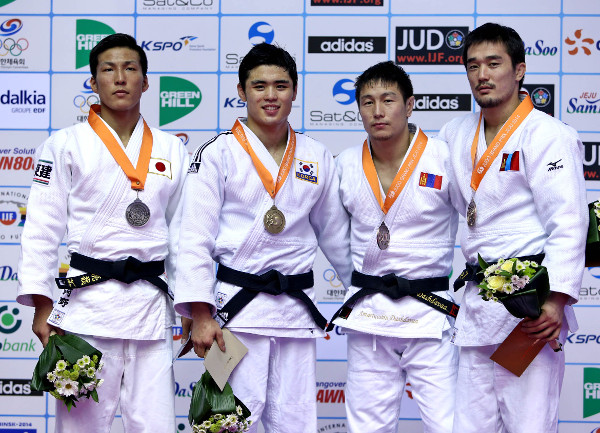 Kim Won Jin had the home fans on their feet as he defended his under 60kg title ©IJF