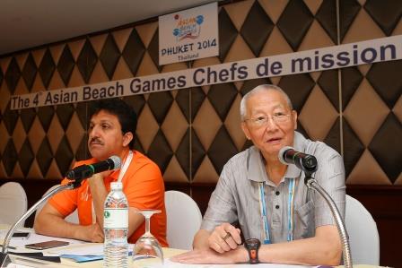 OCA official Wei Jizhong (right) has reminded all NOCs of the importance of the Asian Beach Games ©Phuket 2014