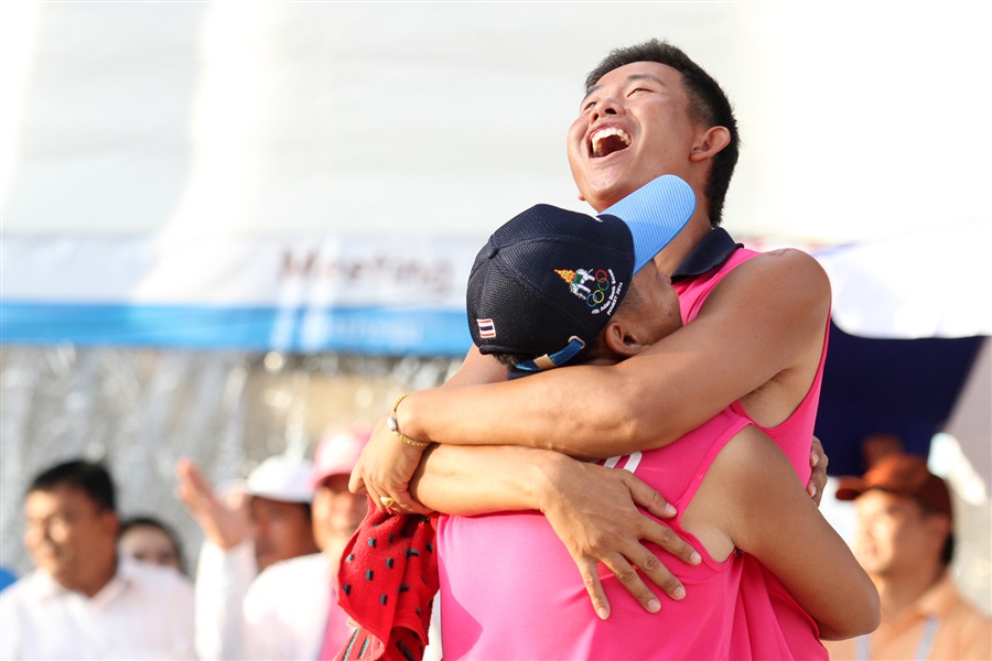 Thailand's men celebrate doubles gold in beach pétanque ©Phuket 2014
