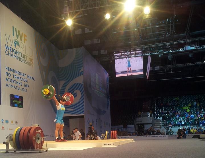 Zulfiya Chinshanlo won two gold medals and set two world records for Kazakhstan in the women's 53 kilograms ©IWF