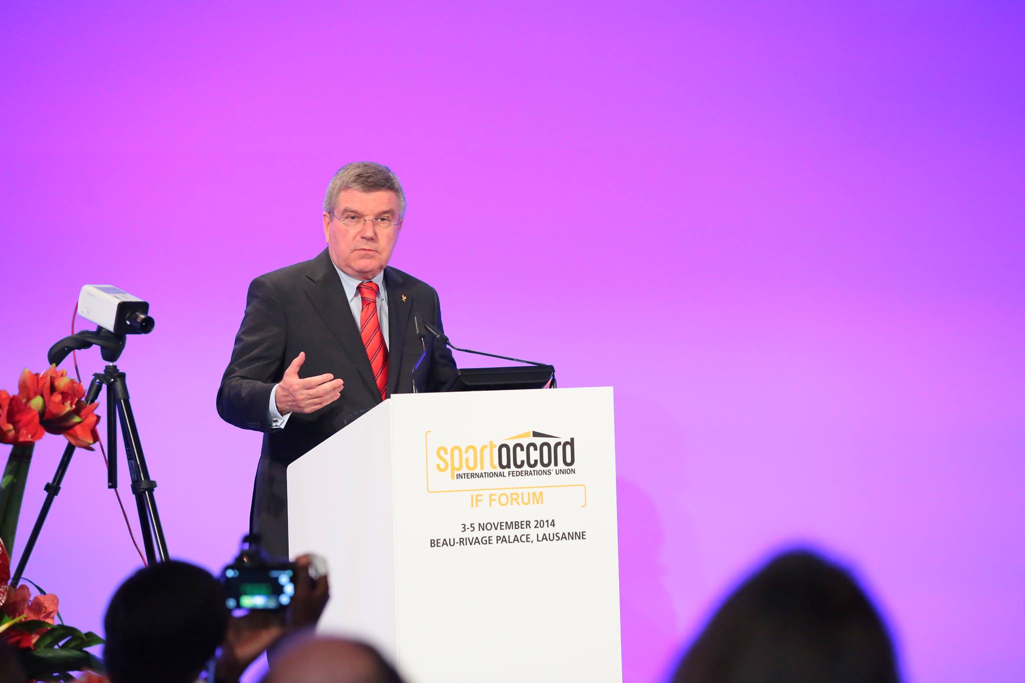 IOC President Thomas Bach claims he is confident that the FIFA 2022 World Cup in Qatar will not clash with the Winter Olympics ©SportAccord