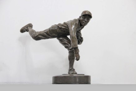 A statue of baseball pitcher Wu Mingjie is among the most celebrated sports works of Professor Pu Hao-Ming ©Japan Koshien Baseball History Museum 