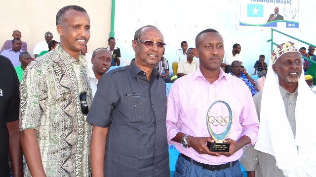Eng Ahmed Kirish was honoured in front of leading Somali officials in Mogadishu ©Somalia National Olympic Committee