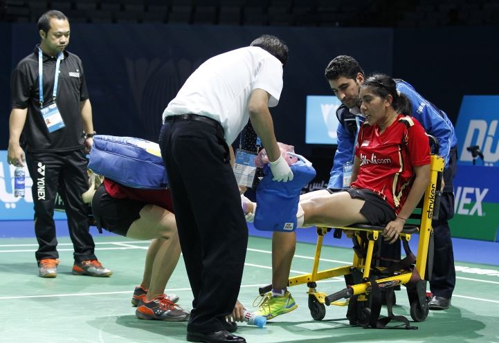 Greysia Polii and Nitya Krishinda Maheswari were forced to withdraw from the BWF World Superseries Finals because of injury ©BWF