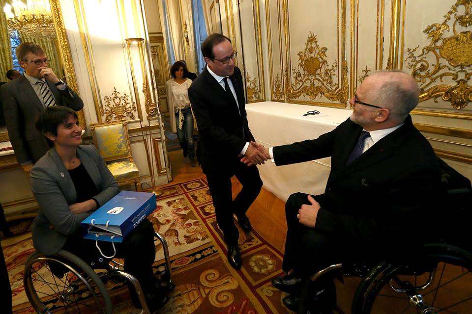 Sir Philip Craven and French President François Hollande have met in Paris ©IPC/Facebook