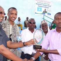 Somali Taekwondo Federation vice-president Eng Ahmed Kirish received the annual award ©Somalia National Olympic Committee